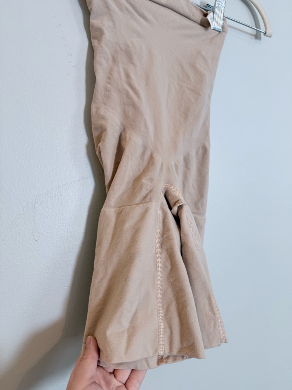 SPANXsculpt Power Series Mid-Thigh Short - Picture 4 of 7